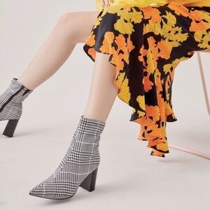 Jeffrey Campbell Coma Stretch Boot‎ Black White Plaid Houndstooth 7.5